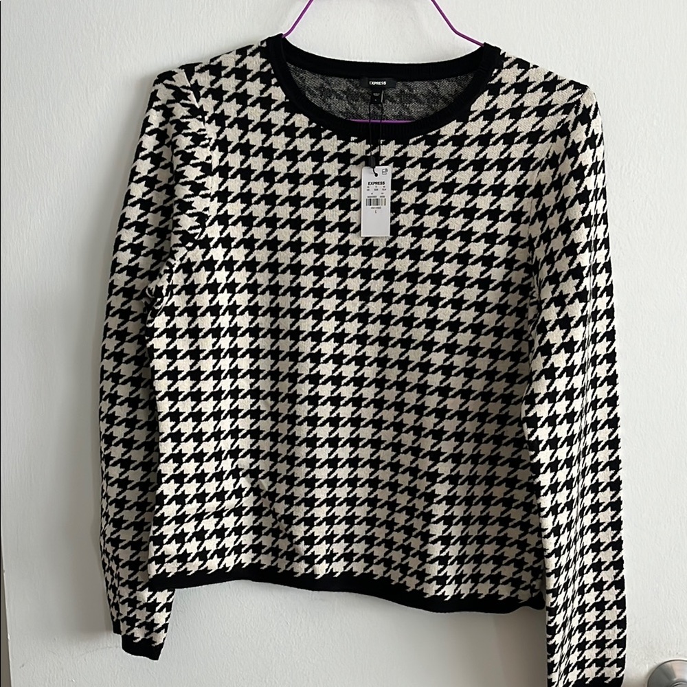 Black & white long sleeve houndstooth sweater L from express
